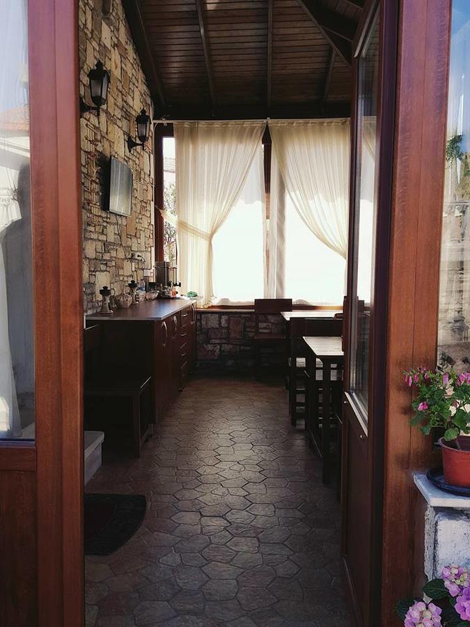 Deniz Hotel Yenifoca Exterior foto
