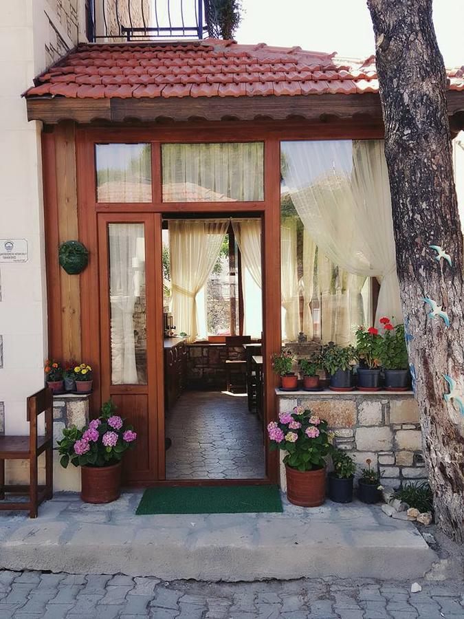 Deniz Hotel Yenifoca Exterior foto